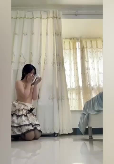 #黄雯欣️ #白虎 #白丝 #少女青岛学妹黄雯欣反差学妹户外肛塞跳蛋自慰尿尿