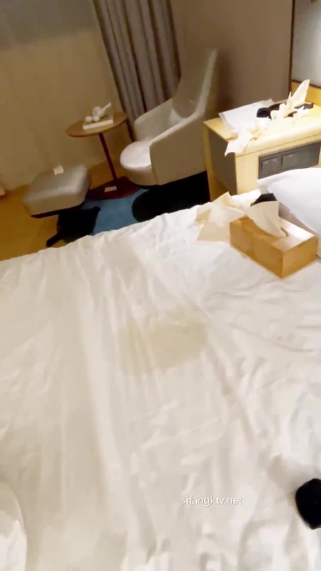 #海角社区 #大神强上女房东 #反差 #露出 #母狗