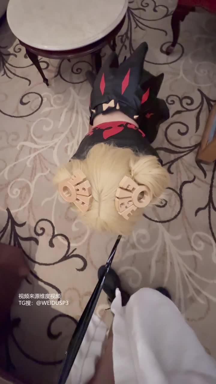 美女Coser收藏家」福利姬泡良大神「Maniacccccc」《绝区零》柏妮思火放太多被抓到被惩罚！“受不了了腿都发抖
