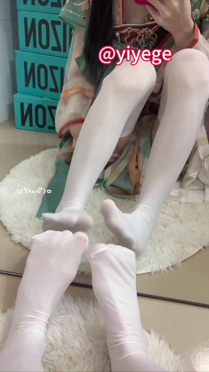 #饭崽 #少萝 #Cos 超级超级瘦的可爱小少萝cos瑶瑶，很稚嫩的感觉