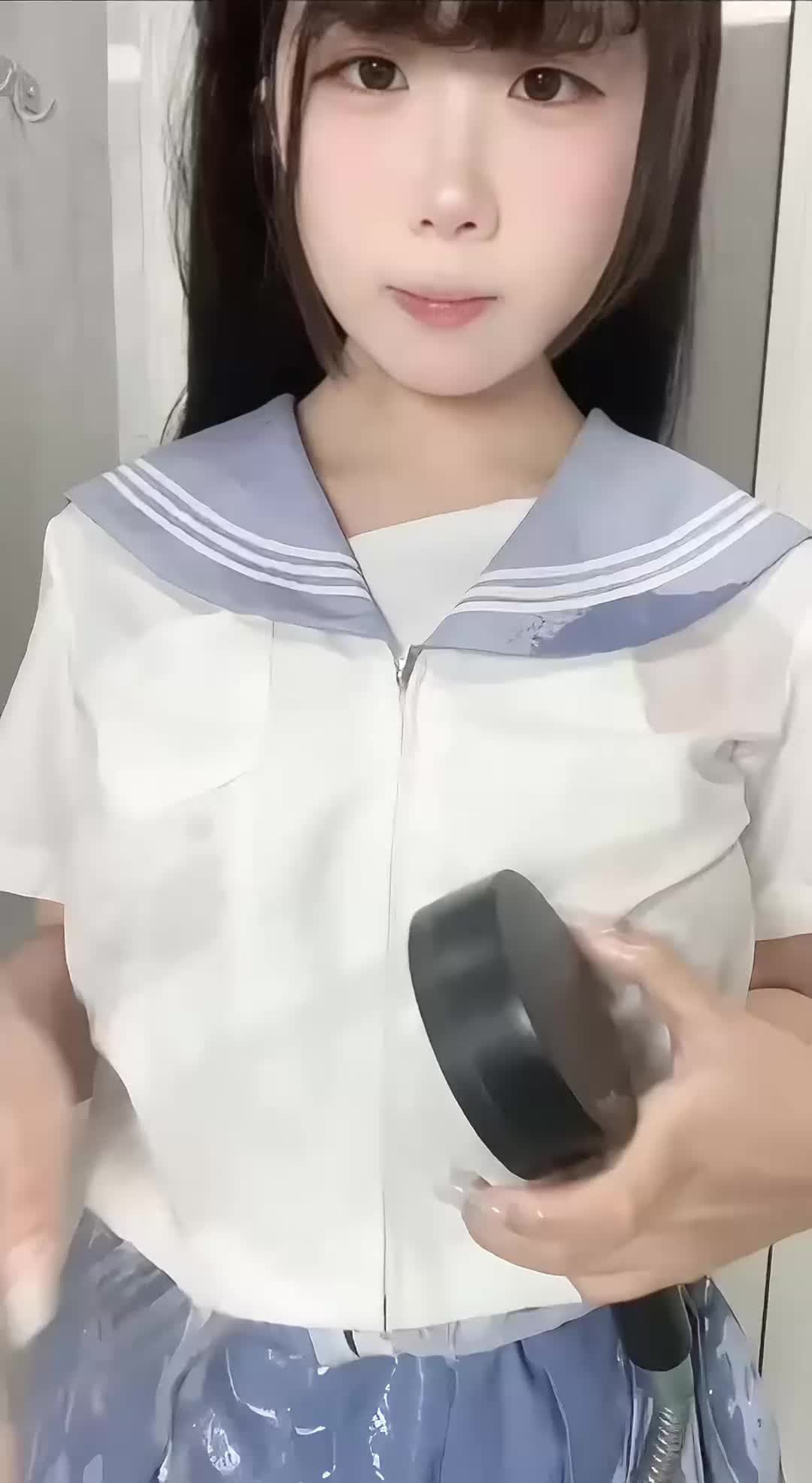 #小颖欧尼 #cos #萝莉 #Lolita极品巨乳二次元软萌萝莉，嫩妹微胖身材，模拟足交cos自慰