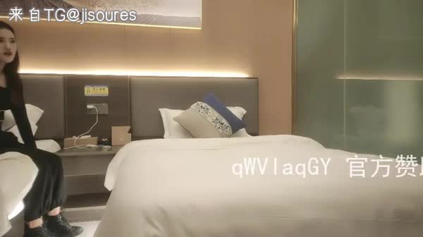 "我下面紧不紧" 不戴套才叫做爱