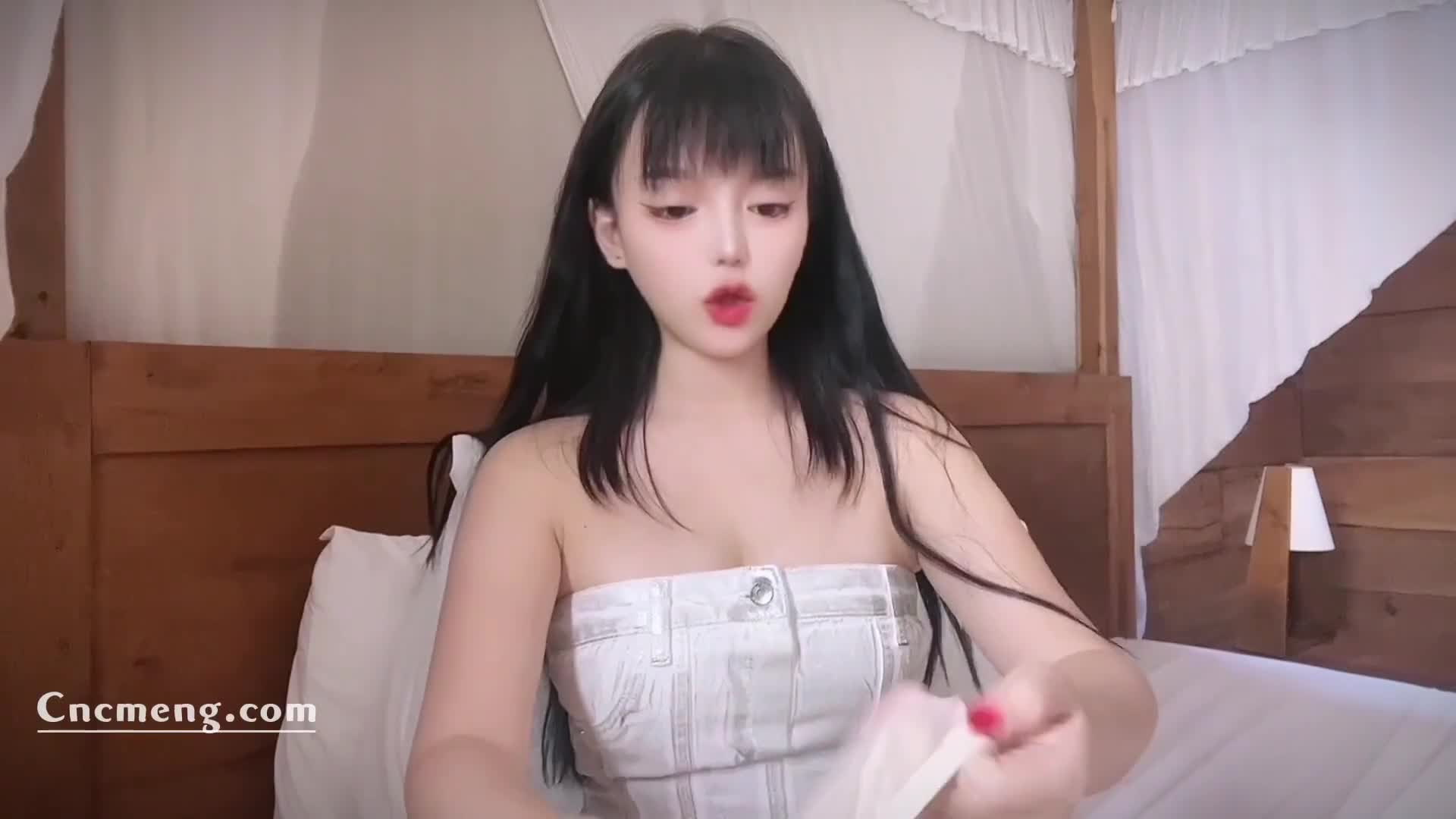 精选视频 知名萝莉 欲梦 第一次刚塞 #欲梦 #福利姬 #萝莉 #少女 #肛塞