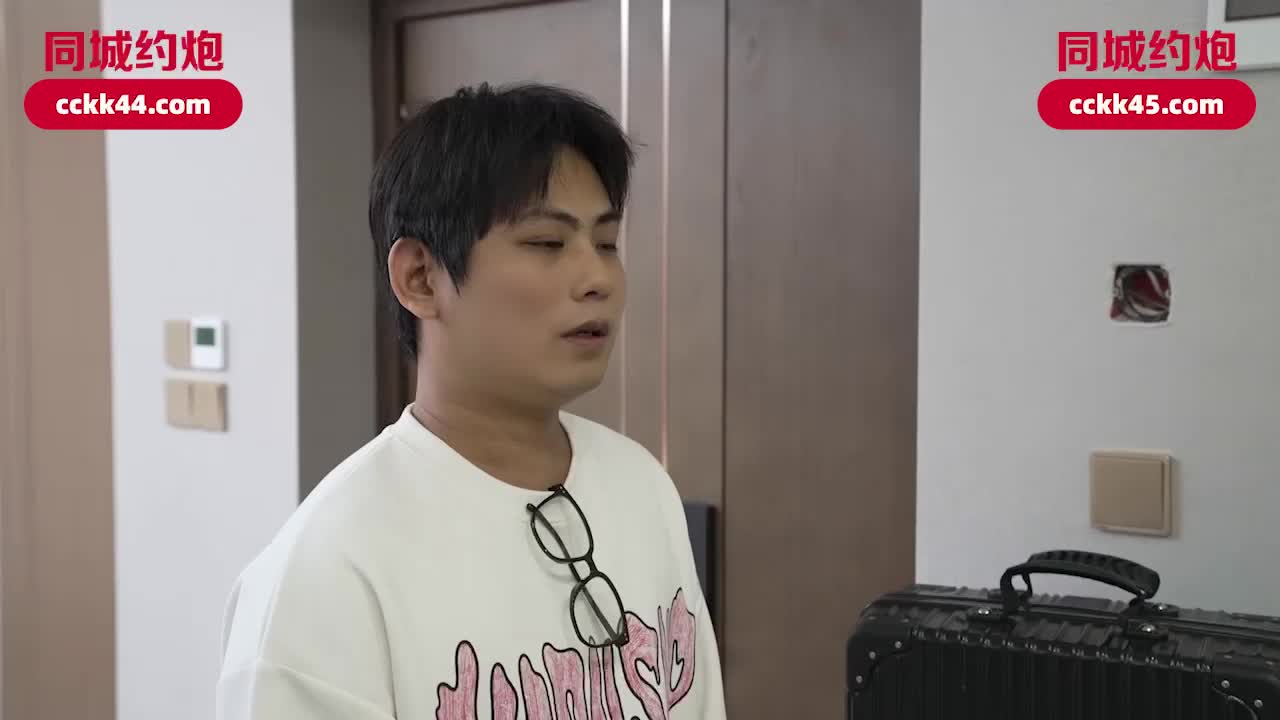 精选视频  剧情出演 欲求不满的小妈 骚穴渴望被儿子的大鸡吧填满 #女神 #萧雅 #福利姬 #博主
