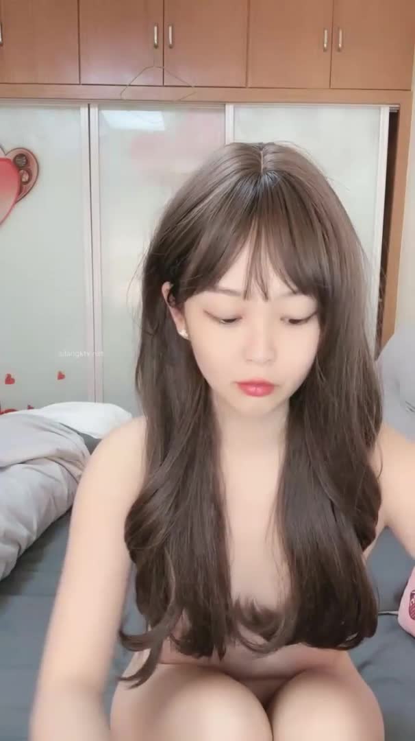 精神小妹想入菲菲 直播露出 黑丝美腿玉足秀