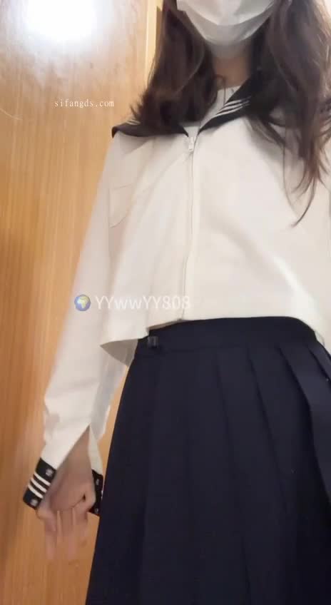#萌梨梨 #抖音 #福利姬极品足控 反差眼镜妹 JK自慰