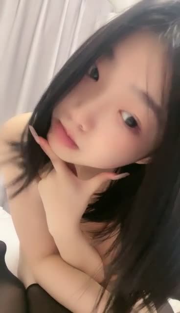 大奶高颜值精神小妹 给黄毛吃鸡巴 太听话了!