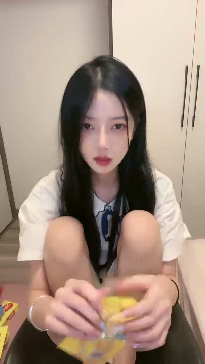 绝美少女自慰最爽的一次~ 小蝴蝶会飞 狂插! 高潮~