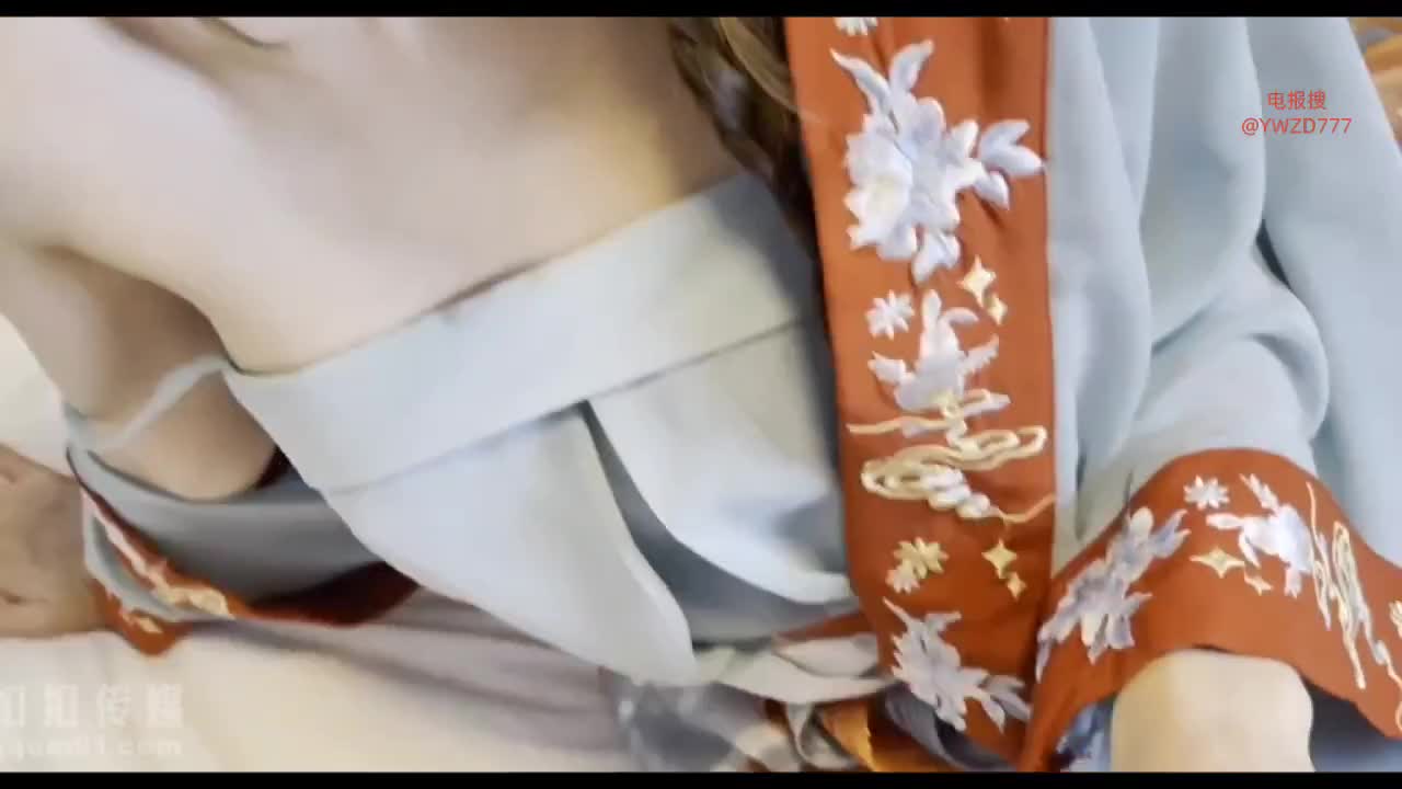 精选集  高颜值 汉服里的秘密 口活顶级含蛋吃鸡 爆插无毛白丝白虎 ~  #白虎 #口交 #福利姬 #汉服