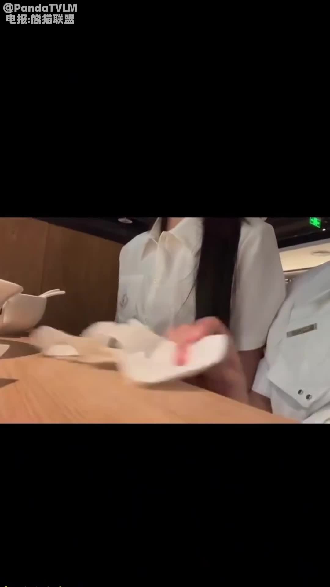 青春JK美眉 别弄了我怎么像研究所的动物 我不行了 疼我想拉屎 别跑我刚放进去 不想弄了 大半天吃完饭带回