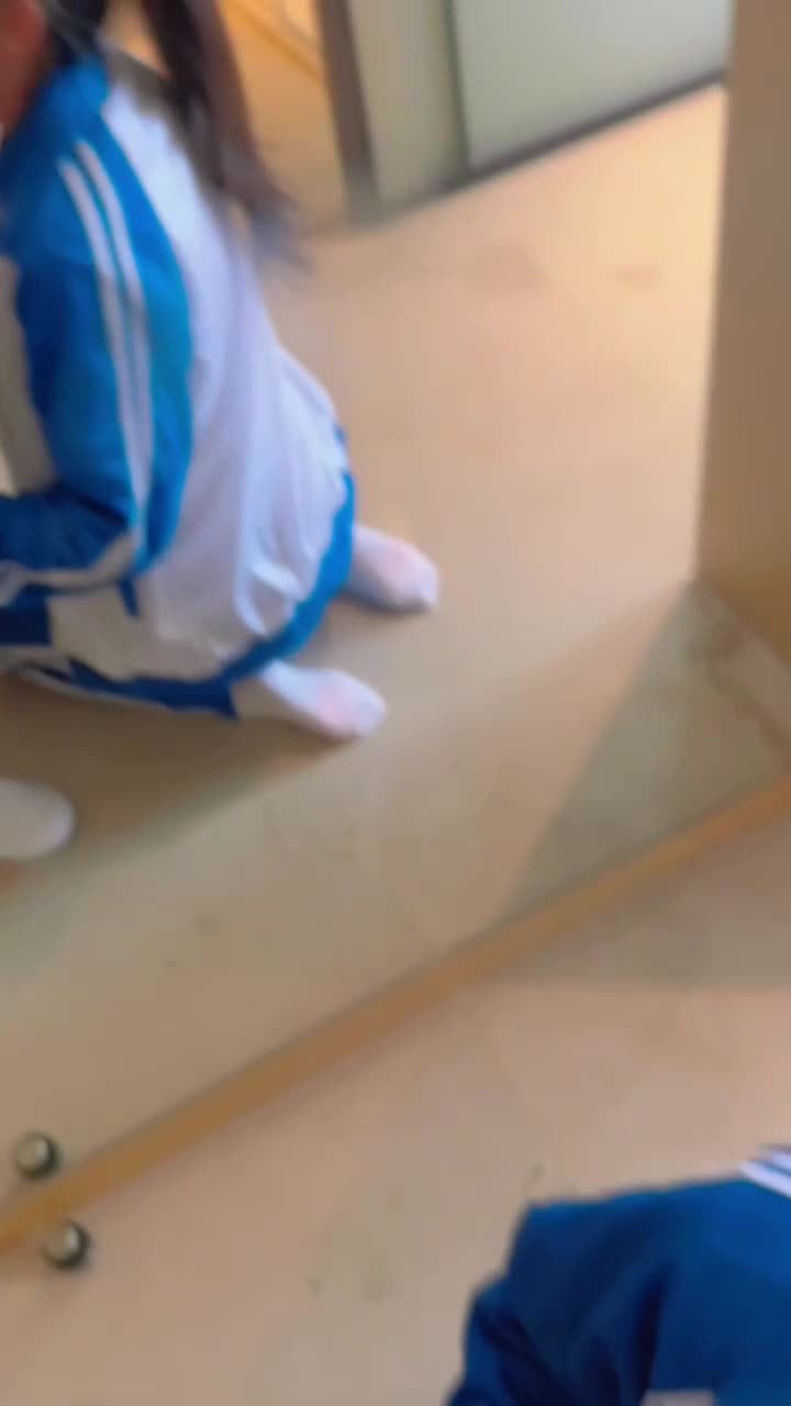约炮在读大学生炮友 特意穿上校服来操逼 一条肌肉狗 疯狂打桩