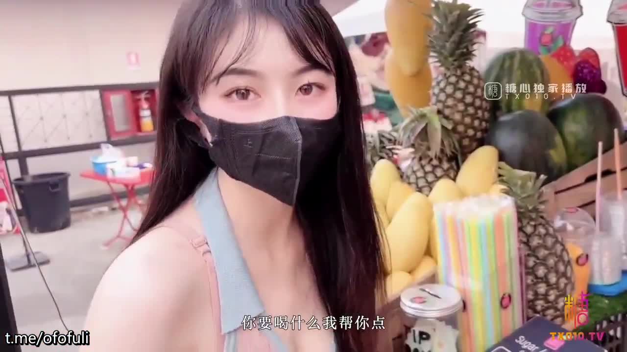 周末真空逛街 阳台边露出性爱 美妙呻吟精液都被榨干了
