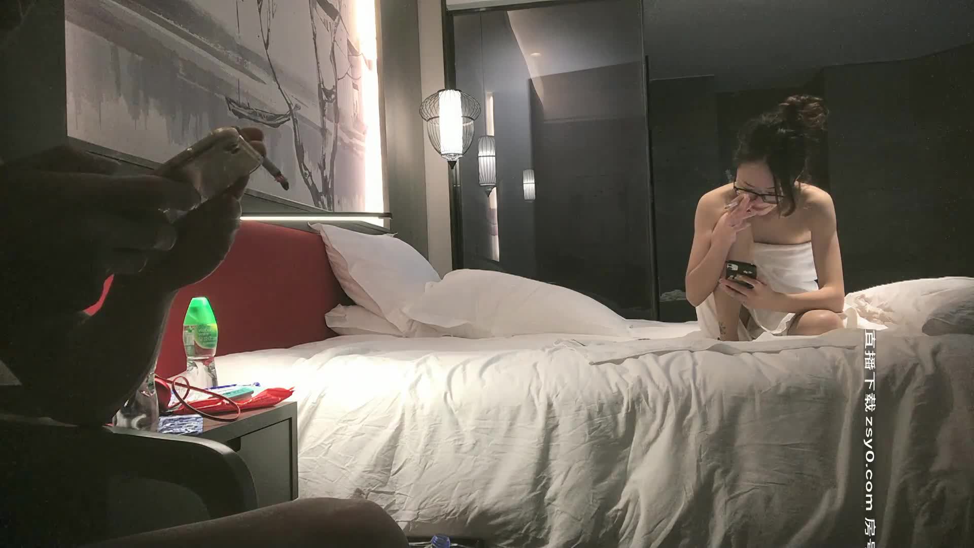 00后眼镜小萝莉, 丝袜撕扯老金肆意玩弄
