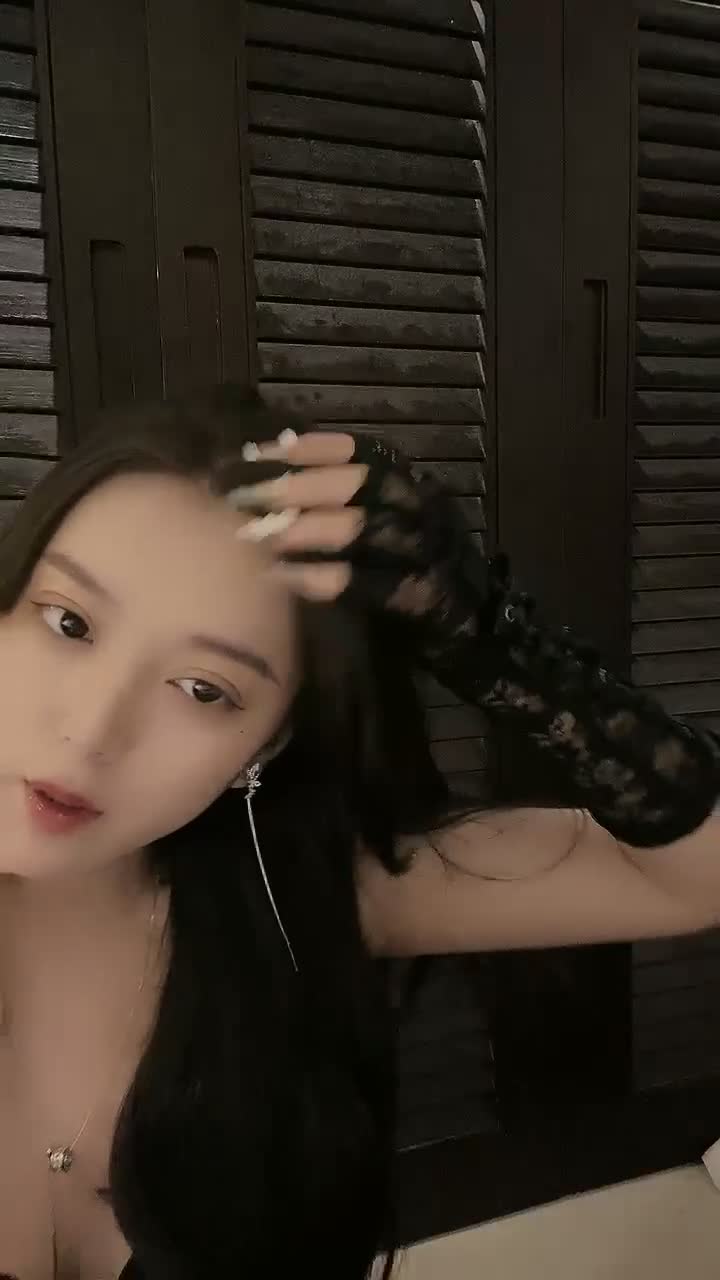火遍全网的女神酒店约榜无套狂干白浆渗出