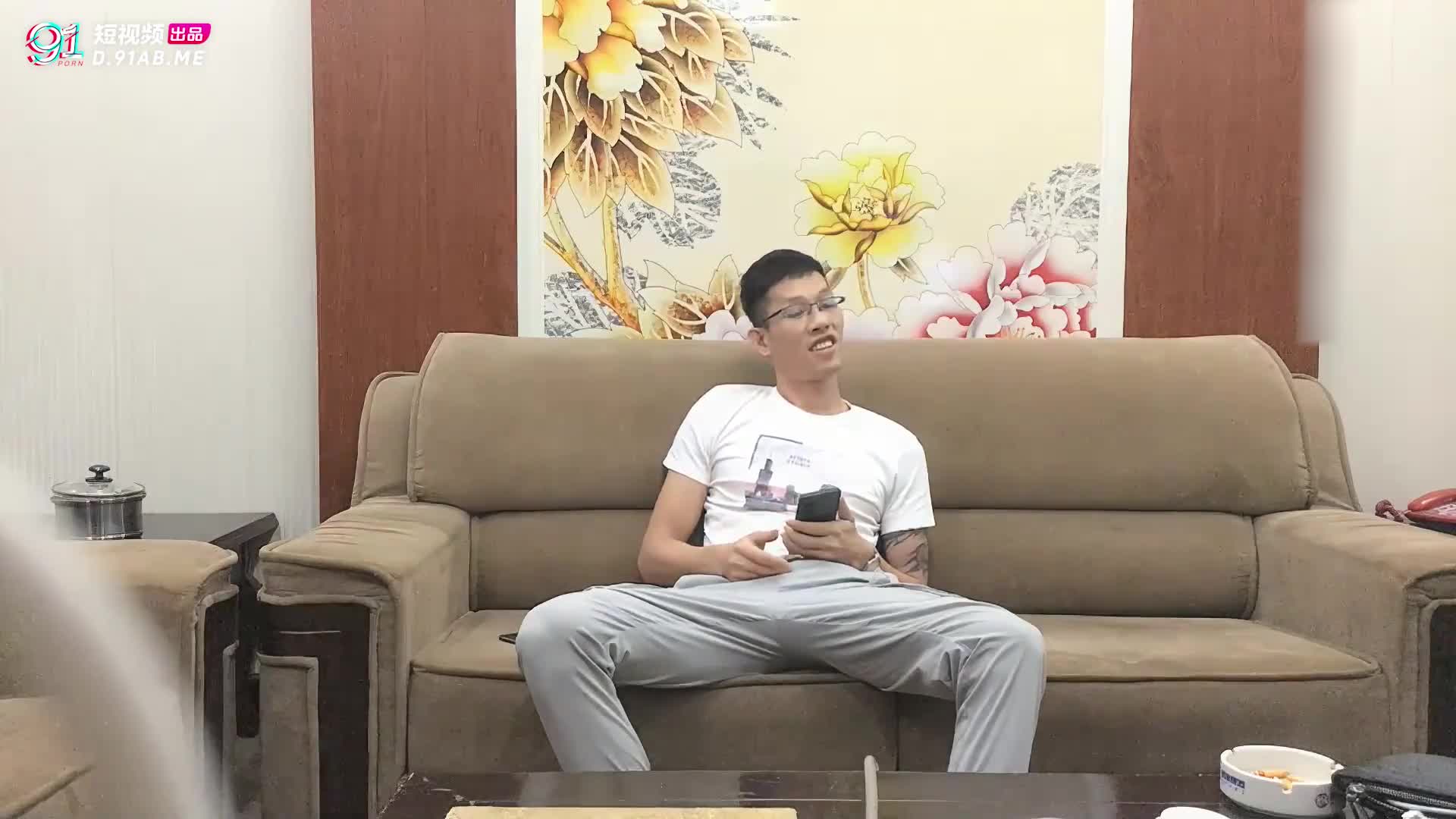 #探花 #少妇 #后入探花精选 约了个性感少妇啪啪穿上连体网袜后入猛操
