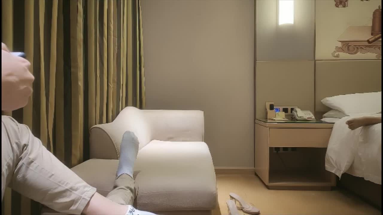跳爵士舞的兼职女神, 背着男朋友出来做