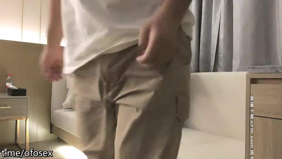约了个高颜值短裙妹子, 舌吻口交调情后入抽插猛操呻吟娇喘