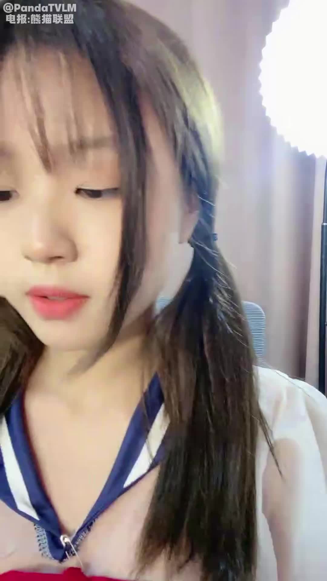 纯欲系天花板, 双马尾极品美少女, 情趣装短裙扭腰摆臀, 无毛小骚逼特写, 道具猛捅跳蛋震, 高潮淫水直流