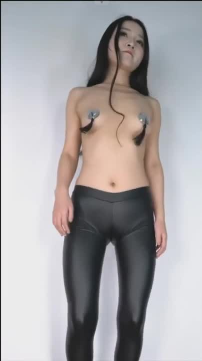 #性感的 #丝袜 #抖奶 #裸舞【透明高跟灰色丝袜】国产骚舞