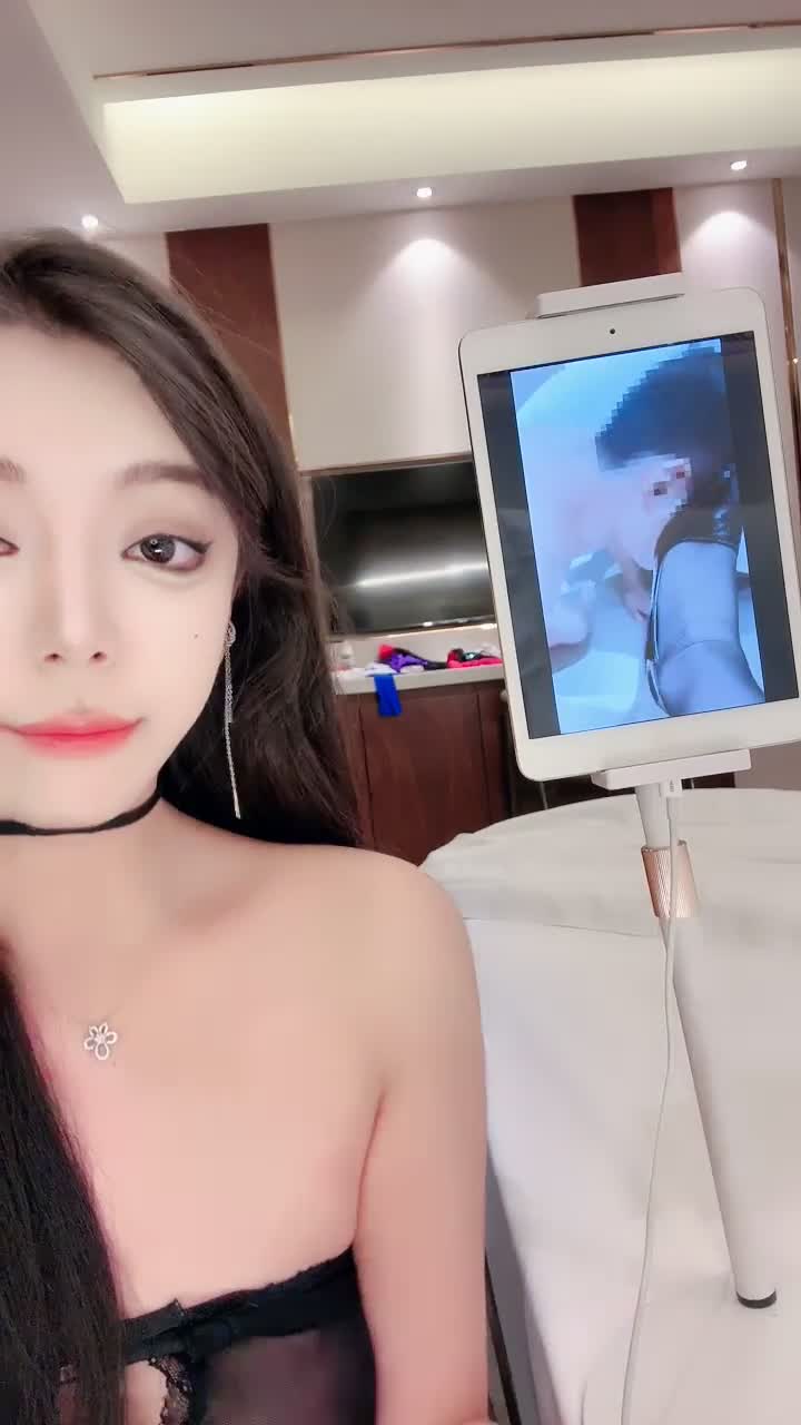 御姐【西奶】肤白貌美大长腿 名媛酒店约啪金主大奶翘臀小穴超嫩 大吊无情狂插 无套啪啪内射 二