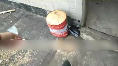 大学生性观念愈趋开放某大学有学生情侣，一时情不自禁追求刺激在教学楼打野战 #野战 #学生 #学校 #教学楼
