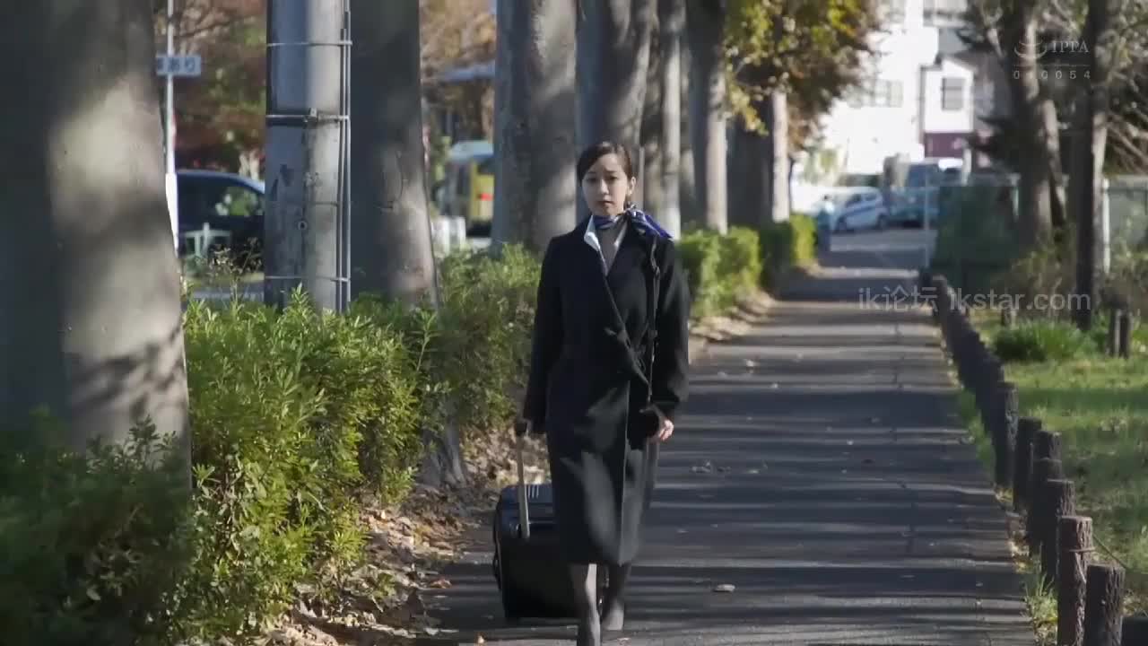 AI换脸之淫星梦 【迪丽热巴】 大型剧情片 空姐人妻 ，超逼真技术，酒店喝酒，娇媚千姿百态！ #换脸 #迪丽热巴