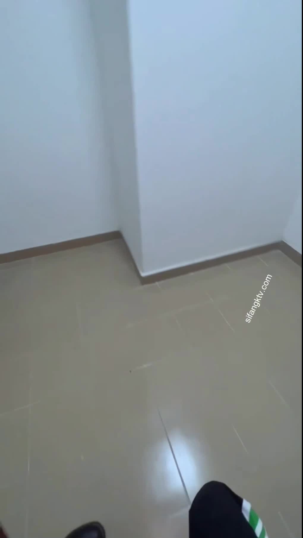 萝莉在楼道疯狂做爱#楼道 #萝莉 #黑丝 #jk