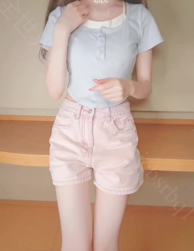 #高中生 #白虎 #烧酒sjcbsrbq高中生学妹自慰穿着衣服看起来很清纯 万万没想到她竟然有一个玻璃棒 慢慢的抽插她的白虎嫩穴 #烧酒sjcbsrbq 萝莉社 更新50V