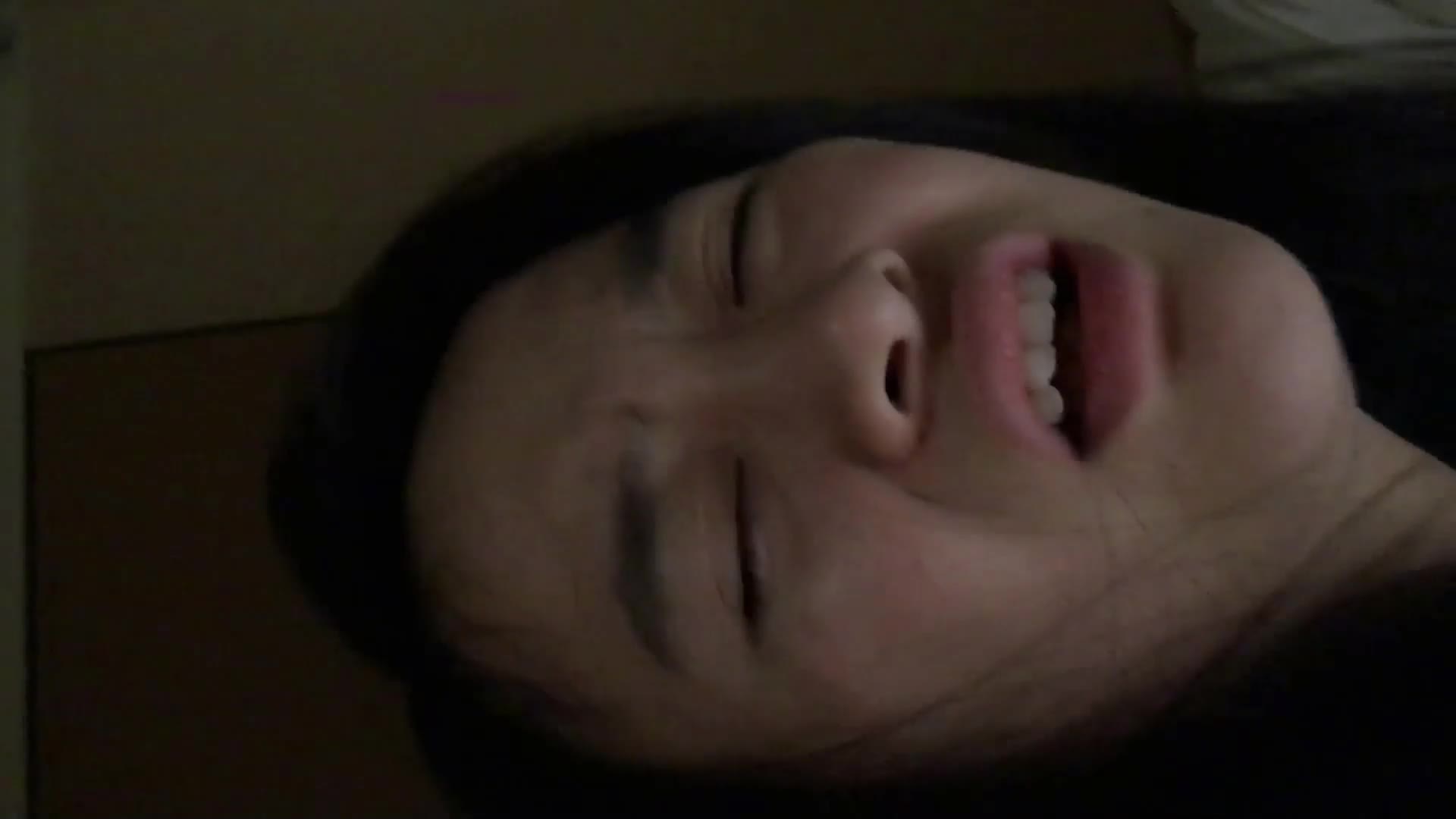 极品大奶子清纯学生妹拿着手机对着镜子拍摄被男友后入插入那一瞬间的惨叫声让人兴奋 #泄密 #自拍 #学生 #情侣