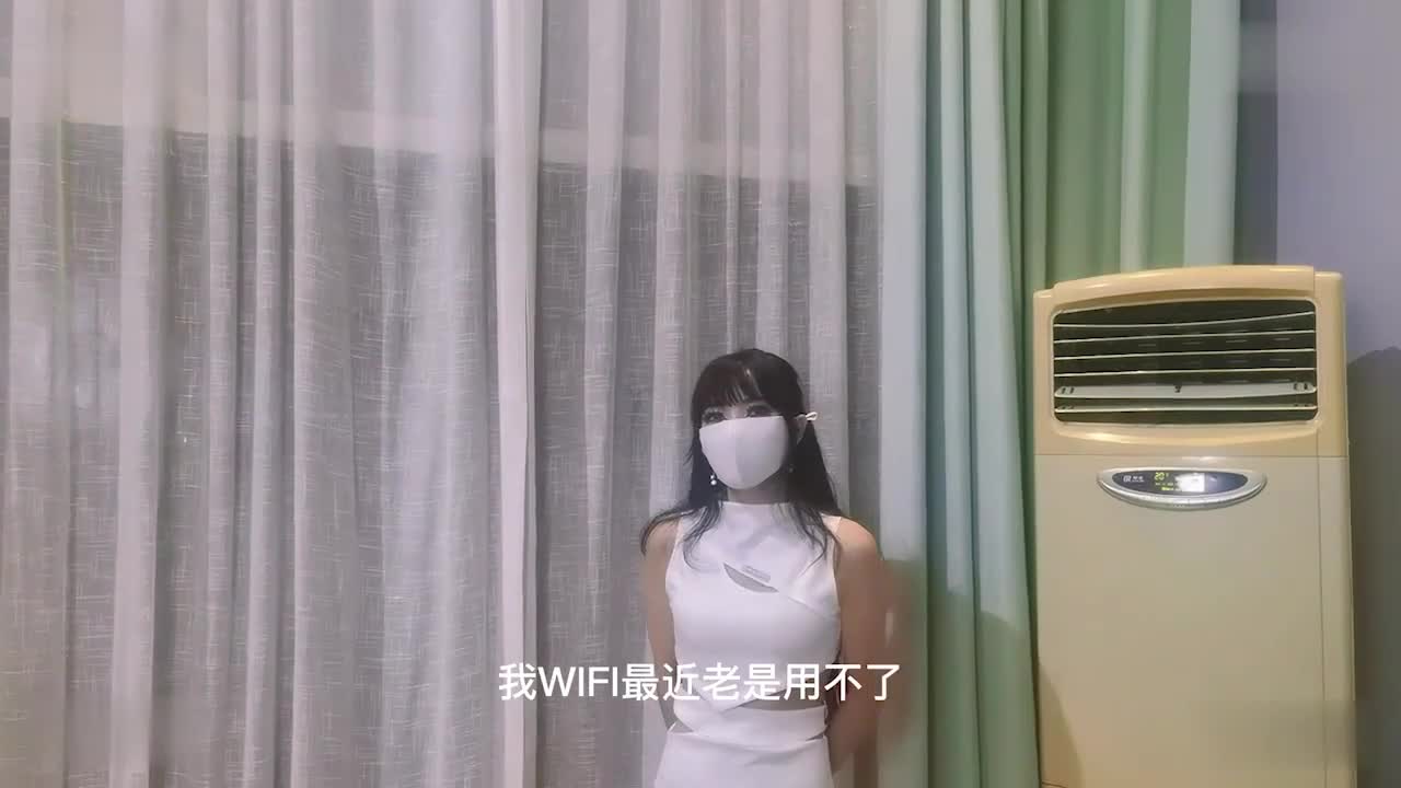 寂寞骚妇小姨子性感内衣跳艳舞勾引秃顶姐夫今晚一定要拿下姐夫
