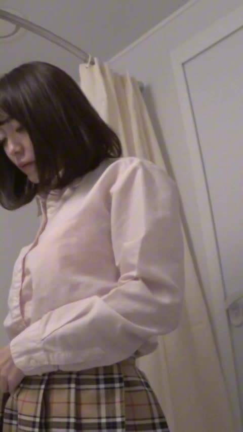 #偷拍洗澡 #厕所自慰外站盗摄流出 记录百货商场厕所、宾馆浴室里偷偷手淫的JK美女