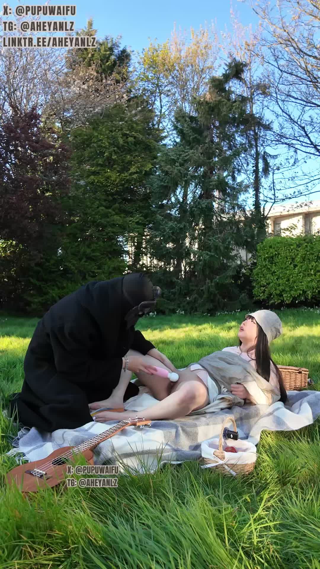 噗噗pupuwaifu 可爱萝莉露脸口交 阿黑颜 自慰 啪啪合集2