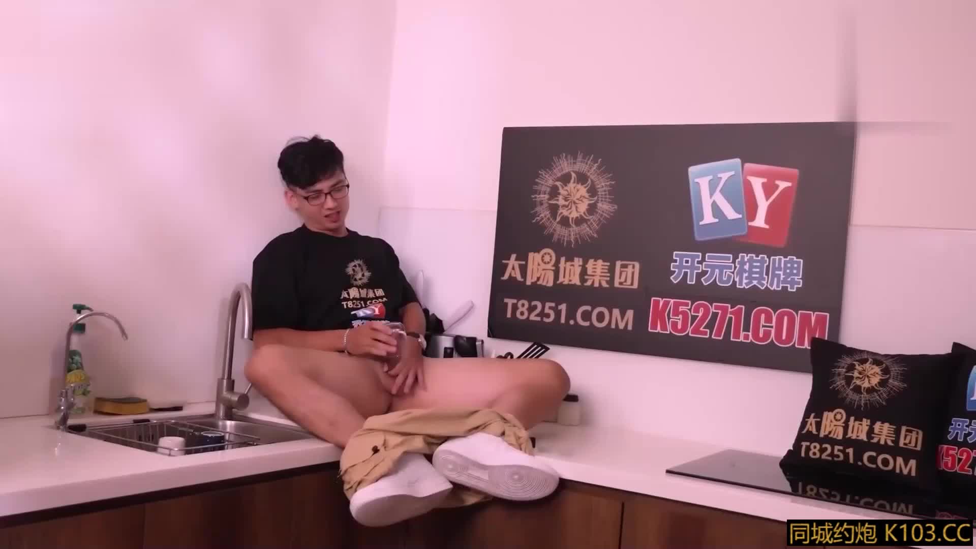 饮料店的泼辣女老板