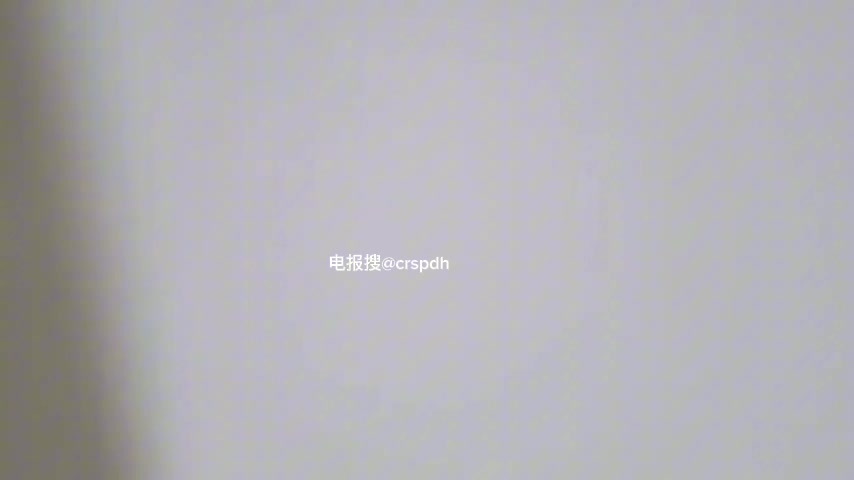 校园厕拍_变态哥躲在图书馆女厕偷拍学妹尿尿,还把她们刚换下的卫生护垫捡来一顿猛吸,最后用她打飞机