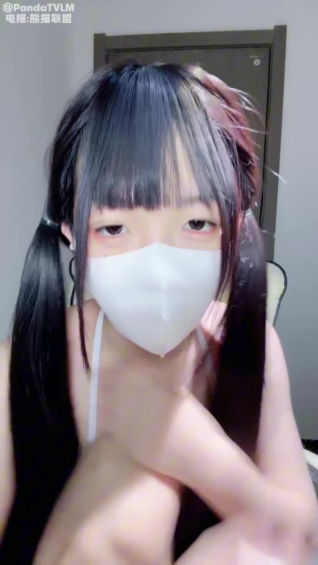 娇小可爱甜美双马尾 06宝宝 跳蛋自慰全裸展示身材足控必看
