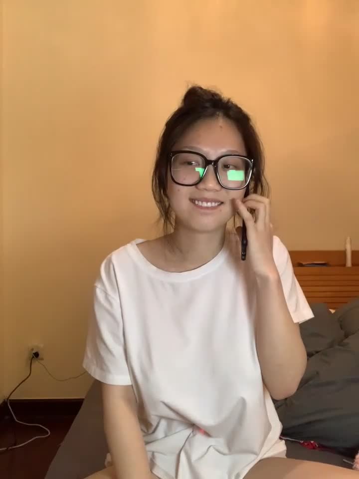 Cassie 123W 反差眼镜妹极品巨乳女神直播自慰M腿无内放开超诱惑 5 #眼镜婊 #反差 #自慰 #反差婊