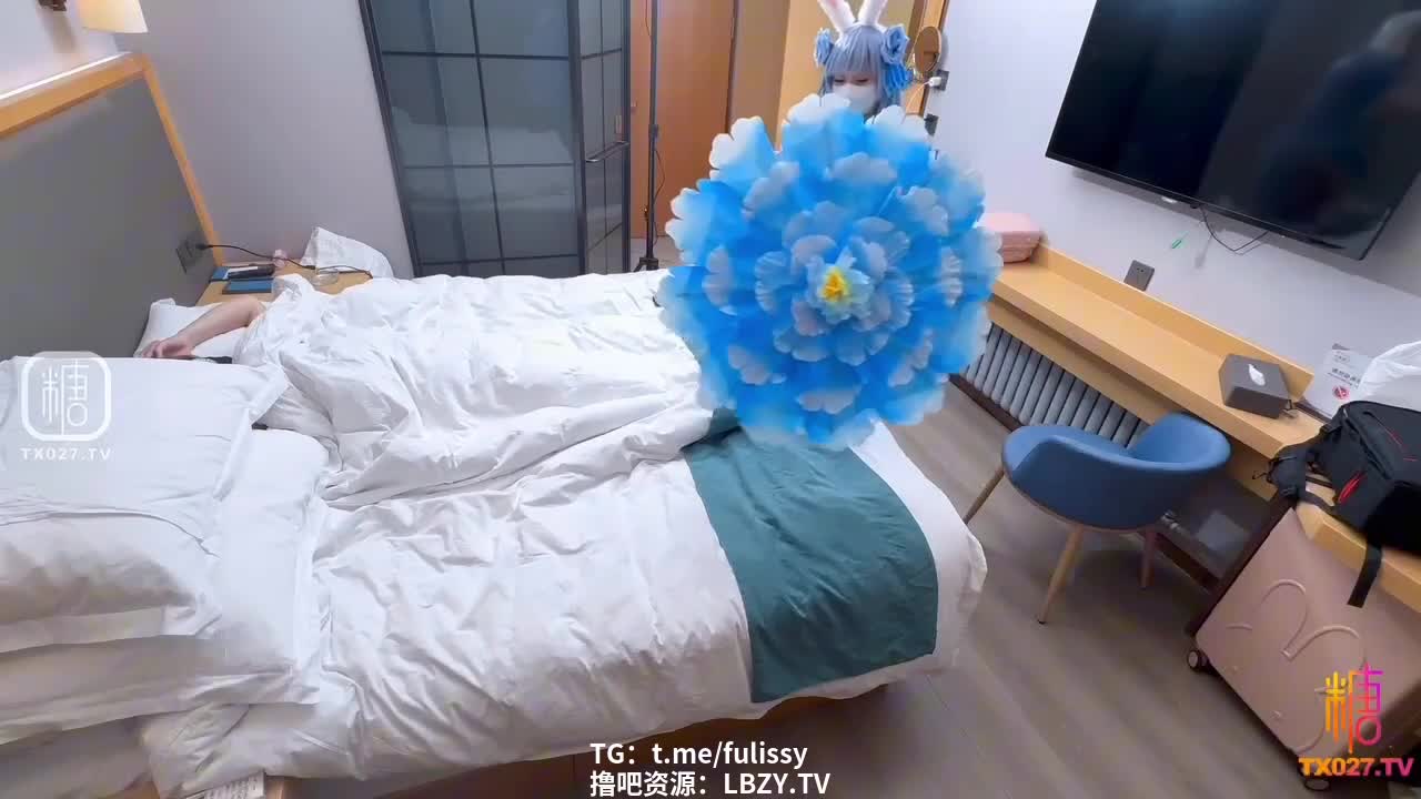 【公孙离cos】【王者荣耀痴女cos公孙离发情跪求男友爆操】白虎 无毛 #福利姬点击观看内部稀有视频