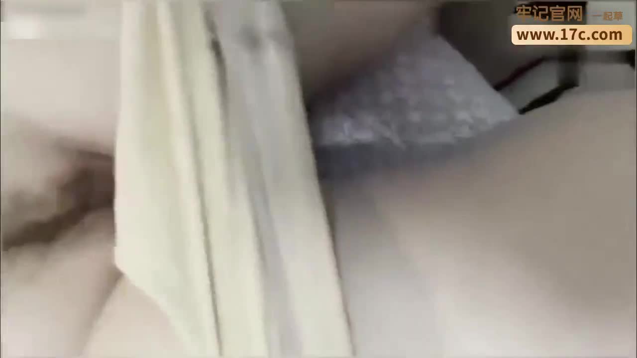 高跟肉丝母亲在家与儿子乱伦，自拍做爱过程，抠逼，跳蛋，菊花都要玩一遍，最后无套内射妈妈！#母子乱伦 #丝袜 #熟女