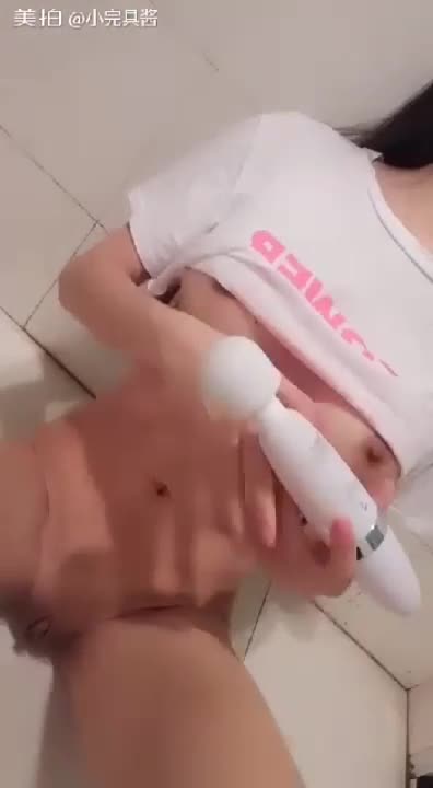 微博福利姬 完具酱全集 完具170604厕所zw 1V #完具酱 #福利姬 #完具少女