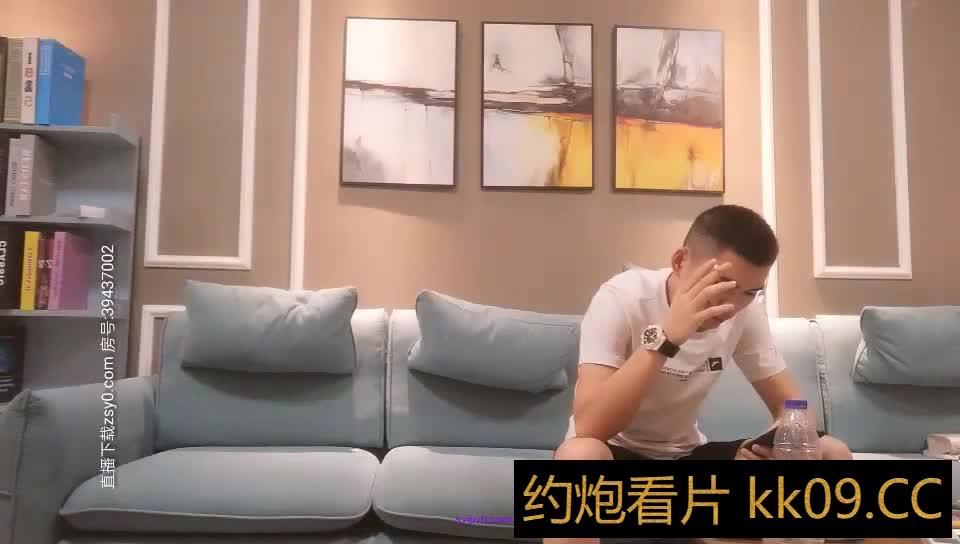 小陈头星选约了个肉肉身材大奶少妇啪啪，口交穿上黑丝沙发上骑乘按着大力勐操