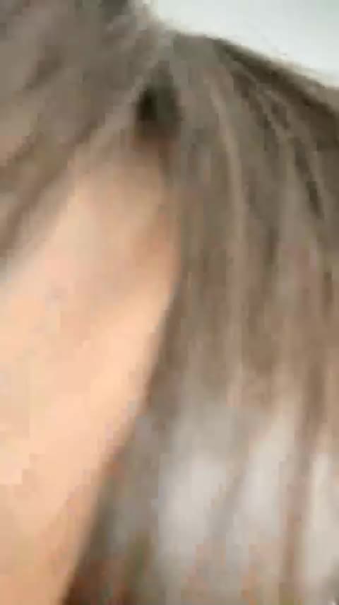 #04艺校学生 反差女神商场买保险套, 裹上跳蛋自慰群内不仅可以找后续和bt资源, 还有你想的那种资源