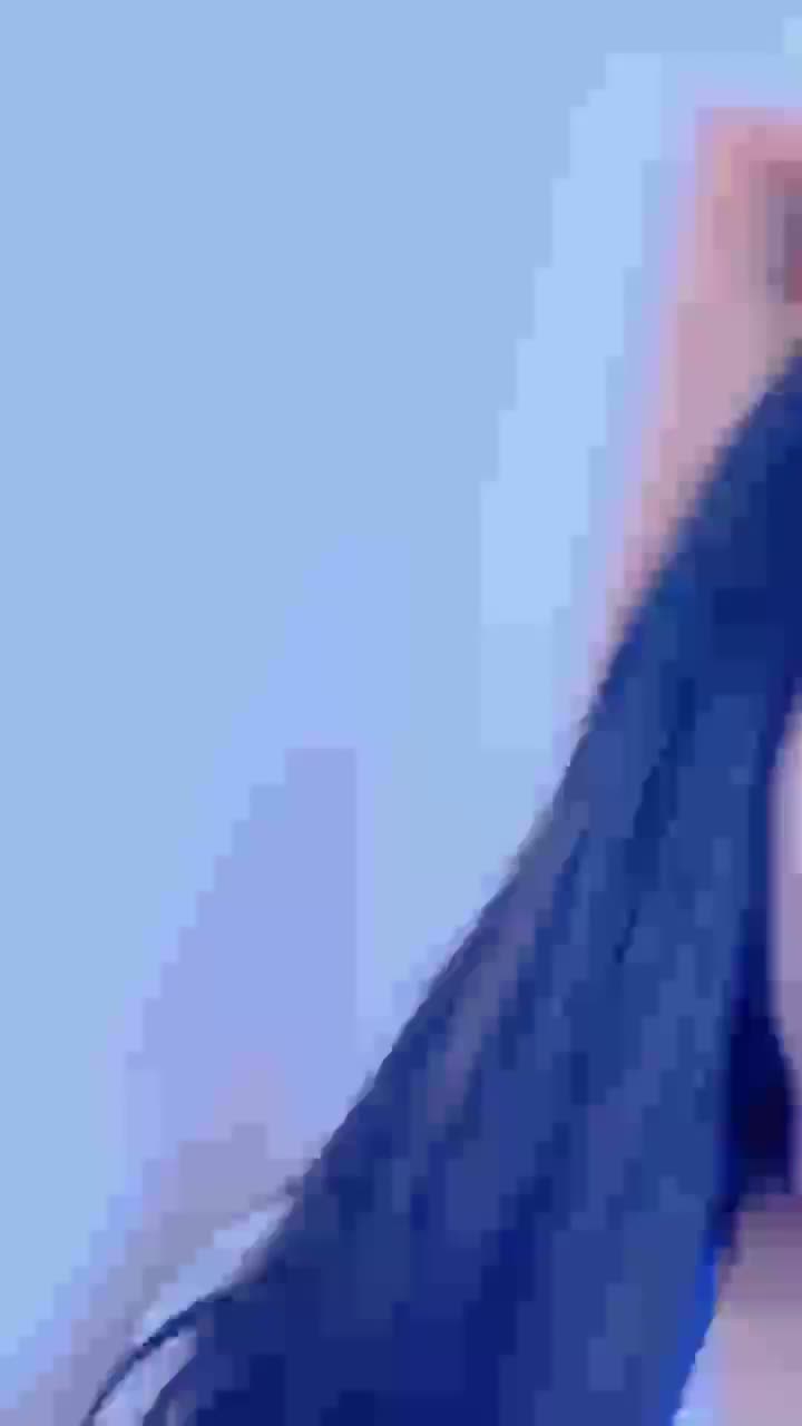 4V