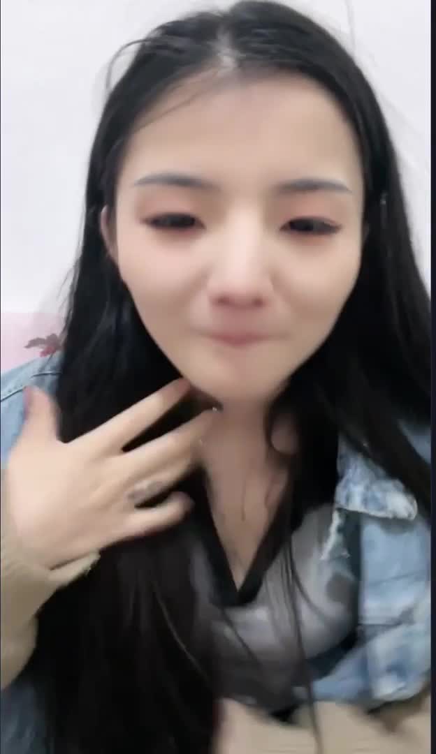 真实美骚妇良家日常  #超熊的十三 户外直播诱惑，狠狠被内射 #主播 #直播内群更新: 37V 37G 40H
