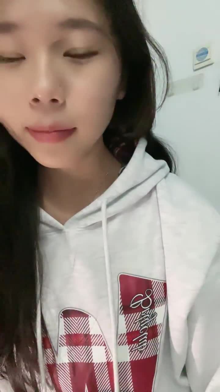 极品美乳女大  #小娇柒 #水煮鱼 下海约炮 椅子上喷水全集内群更新: 53v 43g