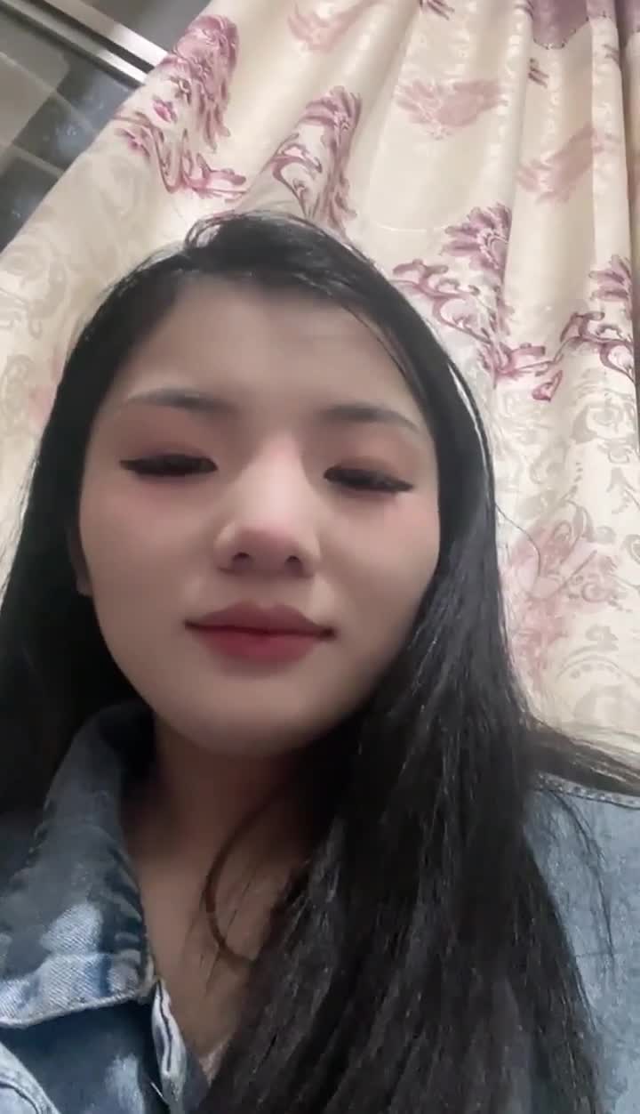 真实美骚妇良家日常  #超熊的十三 户外直播诱惑，狠狠被内射 #主播 #直播内群更新: 37V 37G 40H