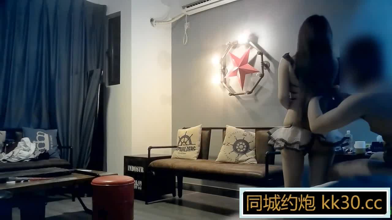 91广东内裤哥仓本C仔 91仓本仔猛操白嫩性感的漂亮美女,看到鸡巴吓得妹子说：我感觉你就像A片里的一样,你的太大了,真受不了了!完整版