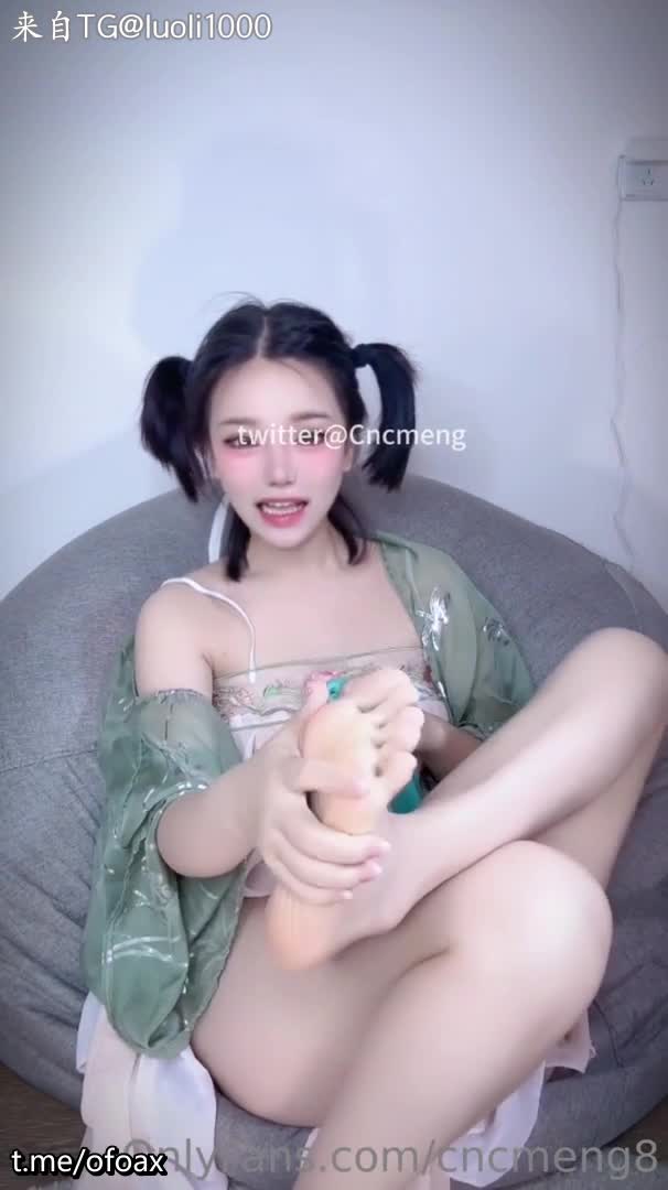 OnlyFans 推特超级人气小仙女 [欲梦] 付费私拍, 开裆白丝捆绑M腿道具紫薇榨汁一样白浆泛滥