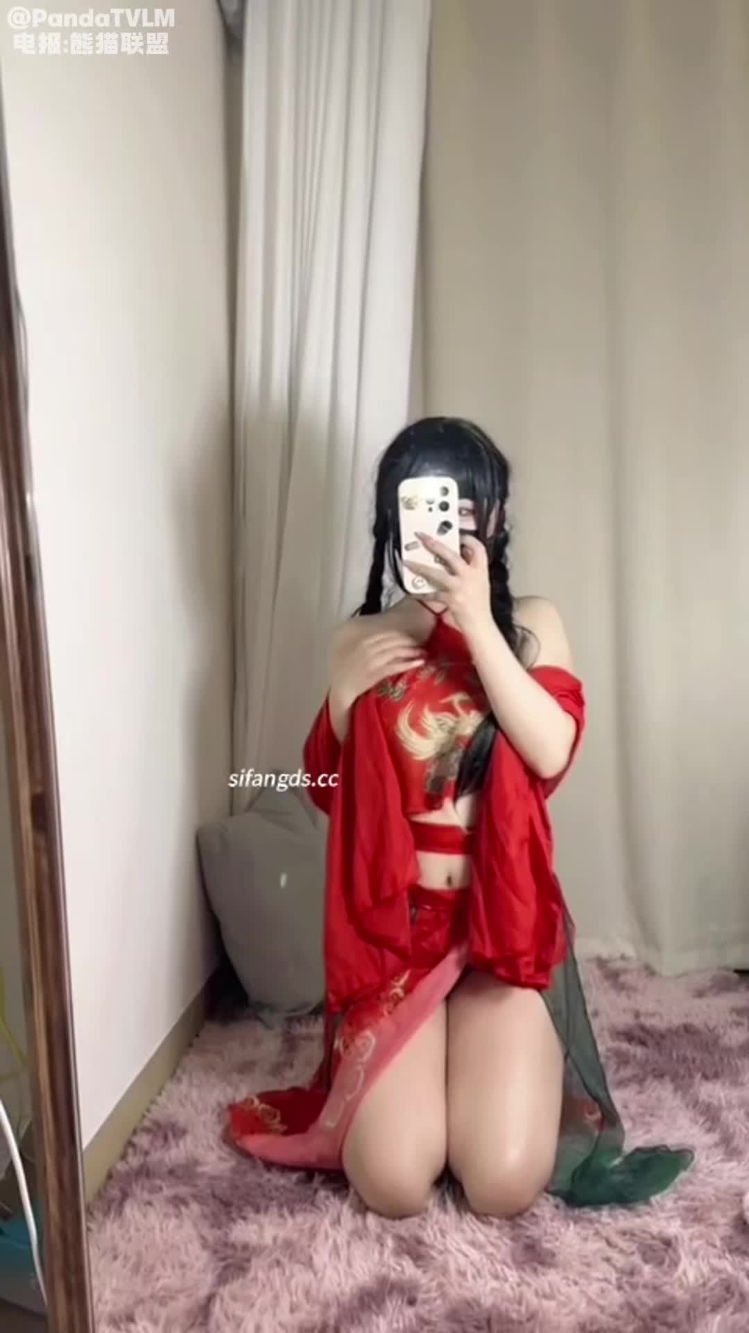 ️足控福利抖音极品萝莉 不要凶小乖 小嫩脚定制红绿灯玩脚 道具模拟足交 秀足 合集6