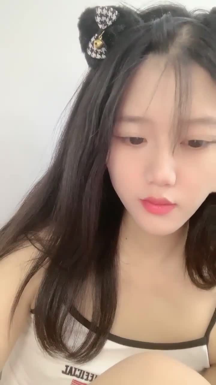 顶级绿播女神  #主播  #直播  #达咩小瑜 逆天颜值~傲人身材~超级清纯内群更新：3v