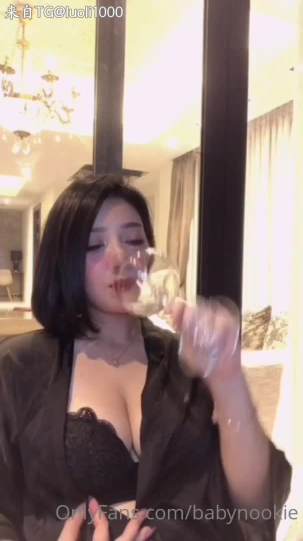 泰国巨乳淫欲痴女「babynookie」OF露脸性爱私拍 巨骚! 户外露出 商场厕所道具自慰